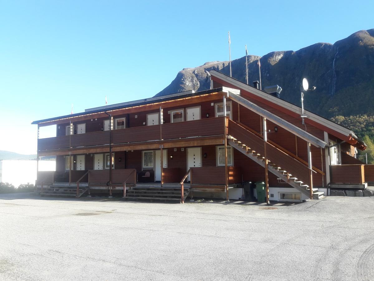 Ridderkroa Tresfjord汽车旅馆 外观 照片